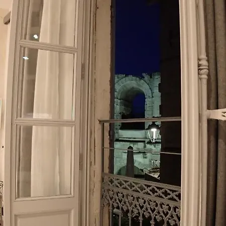 Appartamento In Arles: De L'amphithéâtre Arles